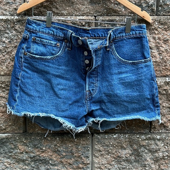 Levi's Cut Off HIGH Rise Denim Shorts 501 - Picture 2 of 10